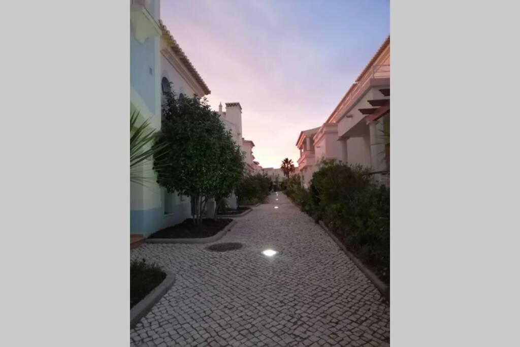 Komfortables Town House In Traumhafter Lage Budens Ngoại thất bức ảnh